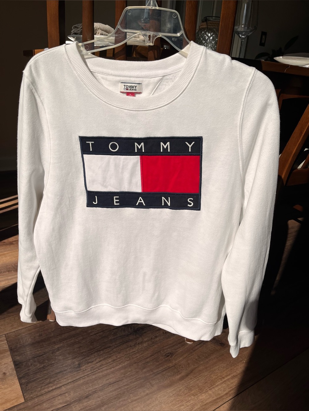 Tommy Hilfiger White Sweatshirt, size XL! Classic Red,White and Blue Logo!
